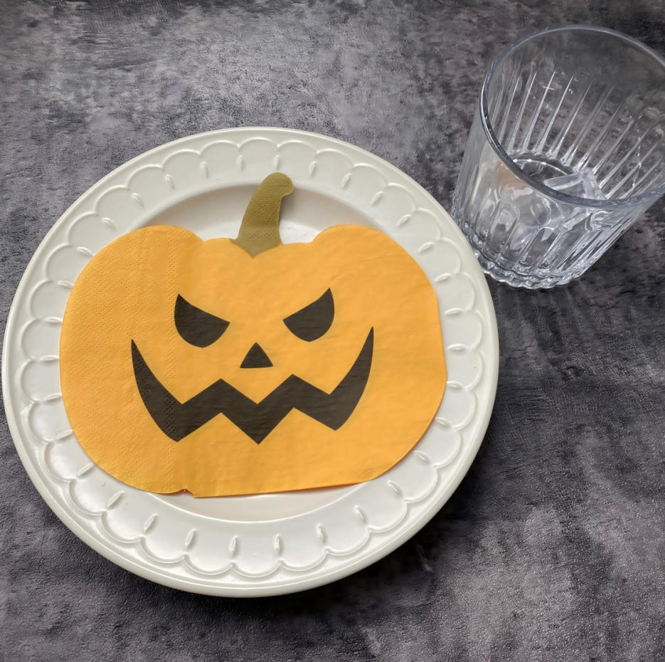 Napkin Potong Berbentuk Labu dengan Warna Kuning untuk Halloween Napkin Potong Berbentuk Labu dengan Warna Kuning untuk Halloween