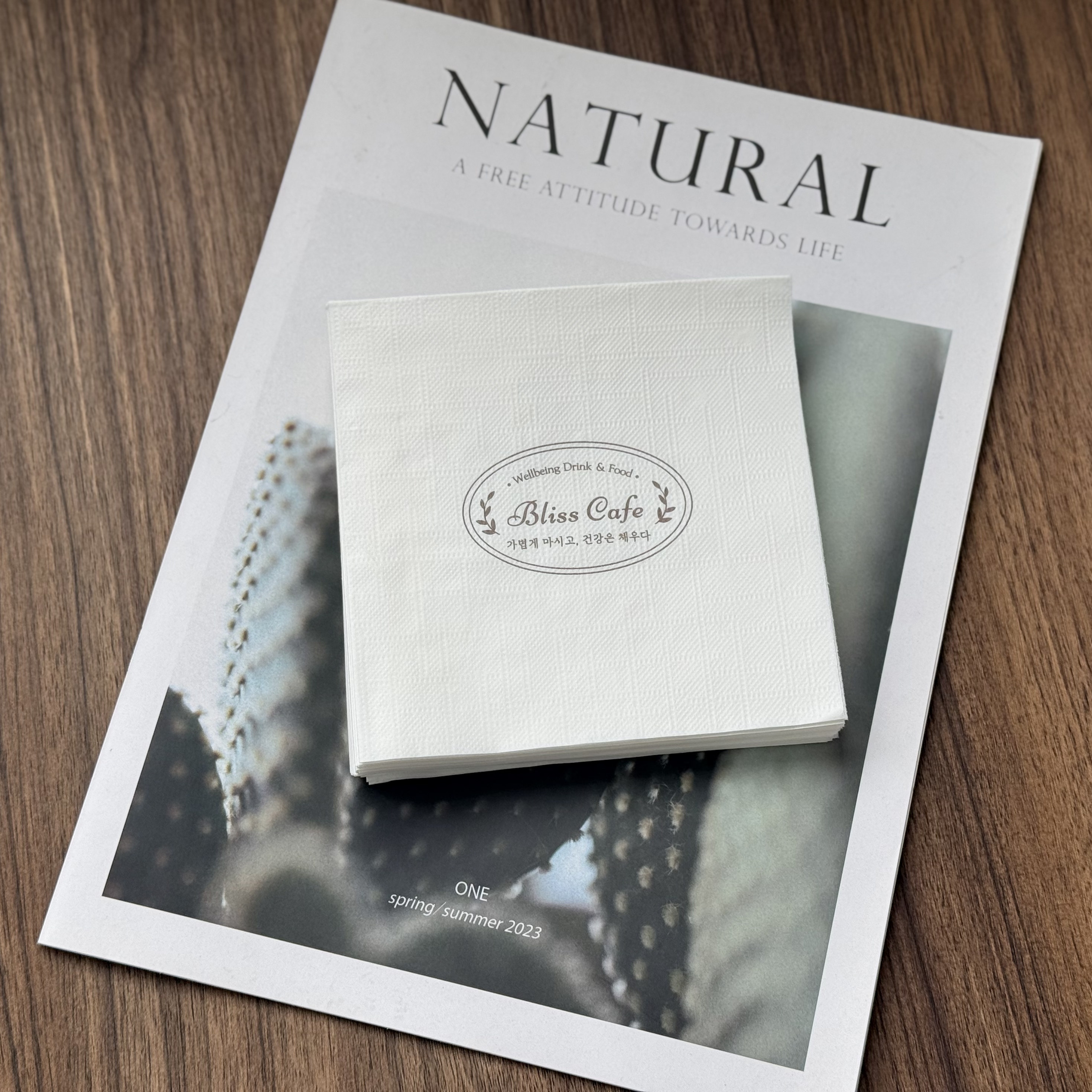 Napkin Koktel Bercetak Eco Luxury 2Ply Untuk Kedai Kopi Napkin Koktel Bercetak Eco Luxury 2Ply Untuk Kedai Kopi