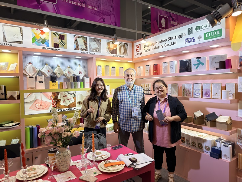 Permulaan yang Teguh di Pameran Spring Canton 2026 – Perbualan Hebat, Peluang Baharu dan Perkongsian Milestone