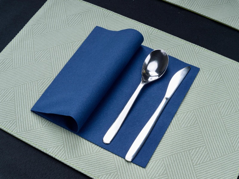 Bagaimana Napkin Airlaid Menggantikan Napkin Kain Tradisional dalam Makan Malam